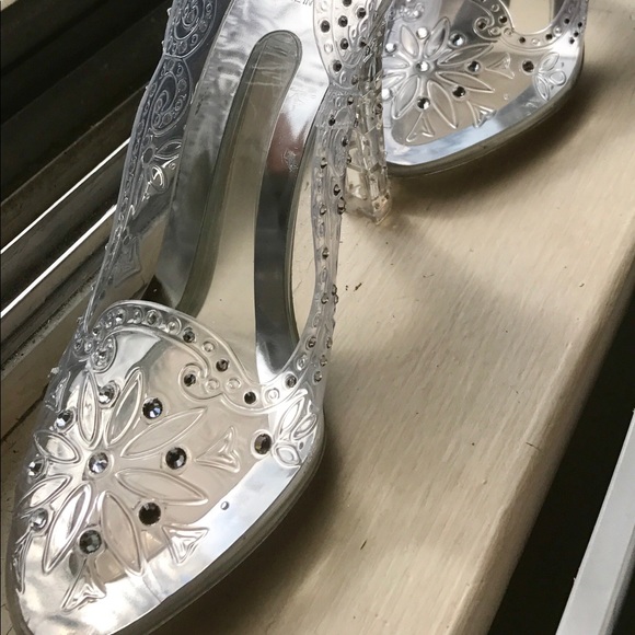 Meet your Posher, Stephanie - Picture 4 of 6